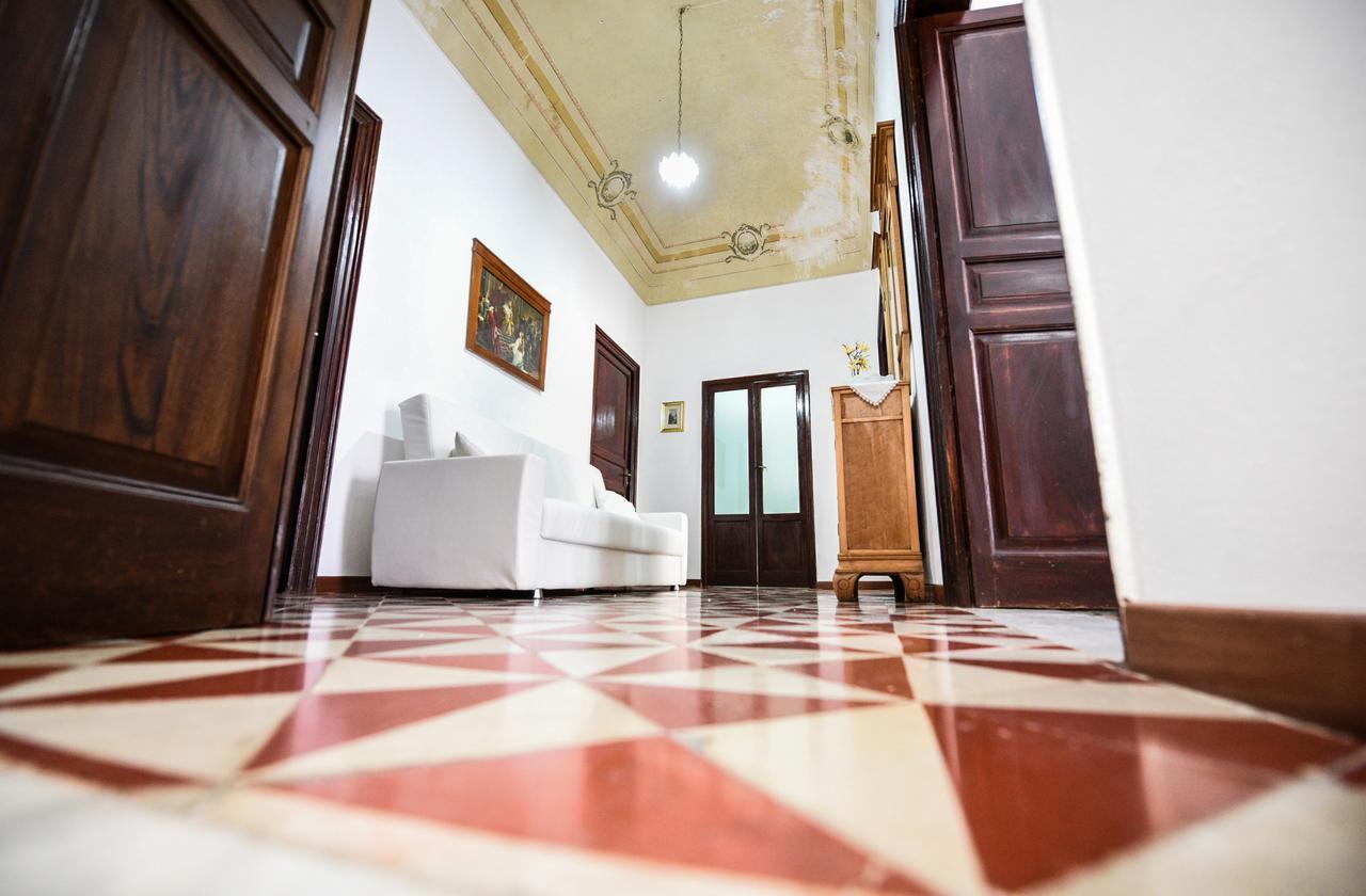 Апартаменты Palazzo Taormina Кастелламмаре-дель-Голфо Экстерьер фото