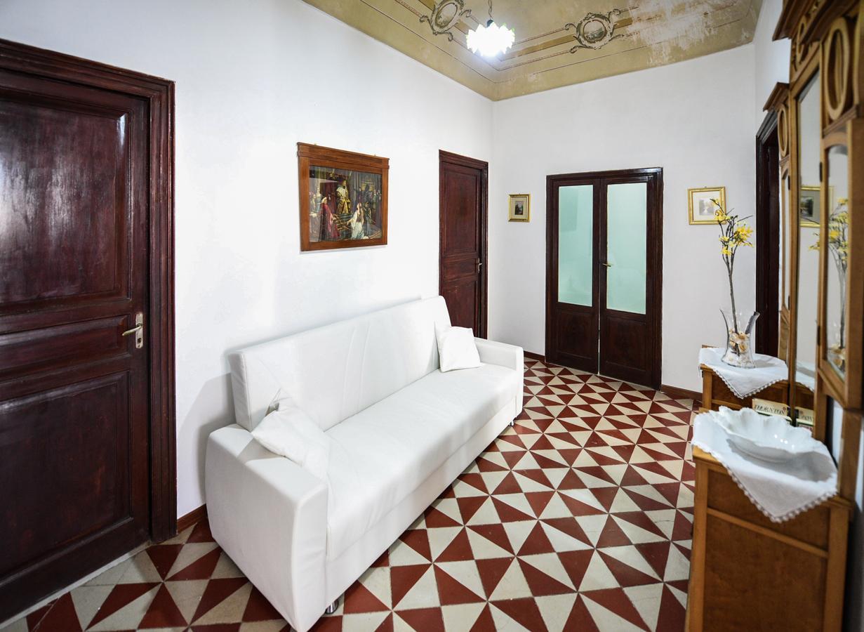 Апартаменты Palazzo Taormina Кастелламмаре-дель-Голфо Экстерьер фото